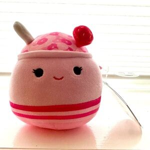 🍓🥣NWT 5” Marlene, the scented Cereal, Original Squishmallow🍓🥣